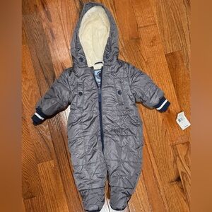 NWT* Urban Republic Charcoal Gray Faux Fur Zip Snowsuit Onesie size: 6 months